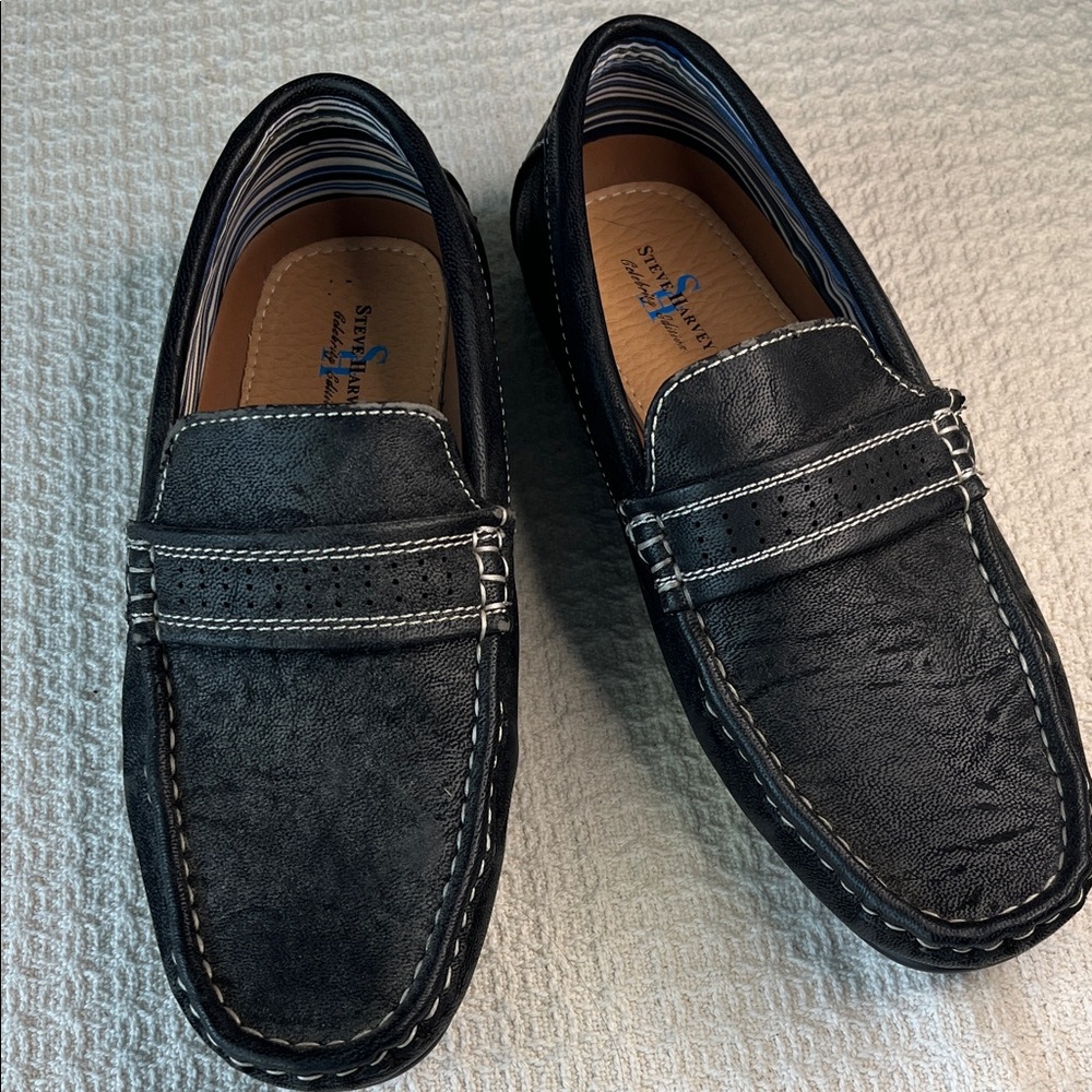 Steve Perry, men/boys 6, casual or dressy, black loafers/white stitching, GT7301